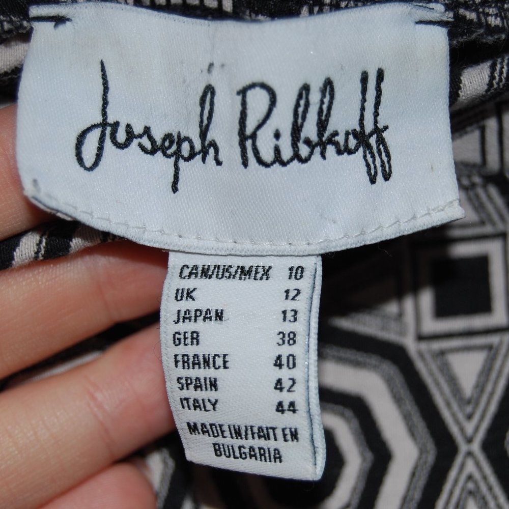 Joseph Ribkoff printed capri pants - Picture 3 of 6